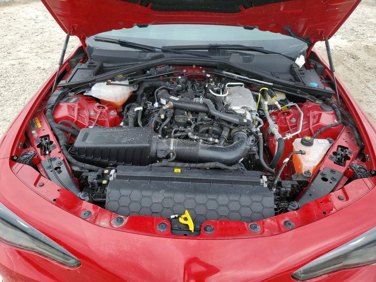 Alfa Romeo Giulia 2024 — миниатюра 10