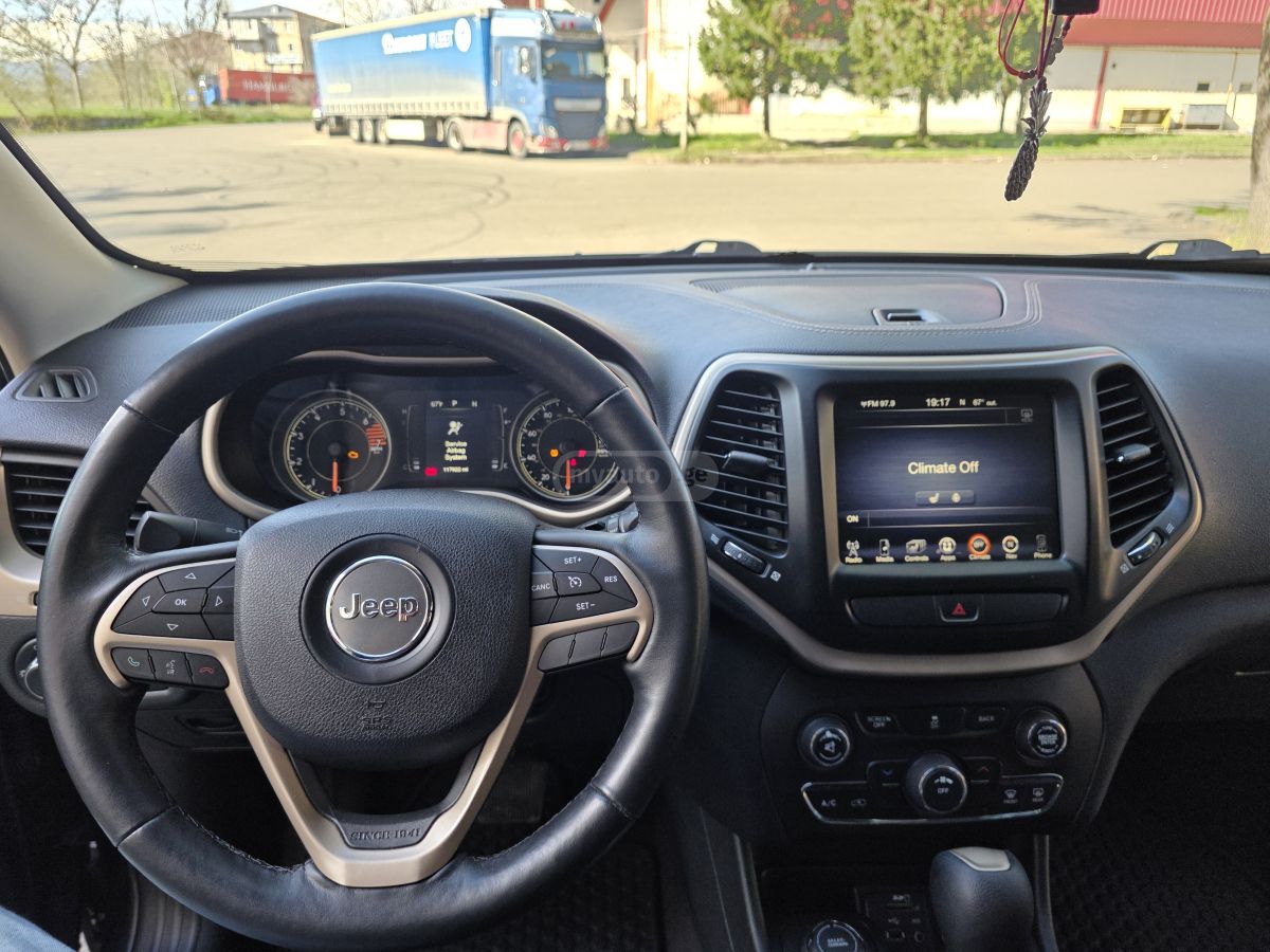 Jeep Cherokee - фото 8