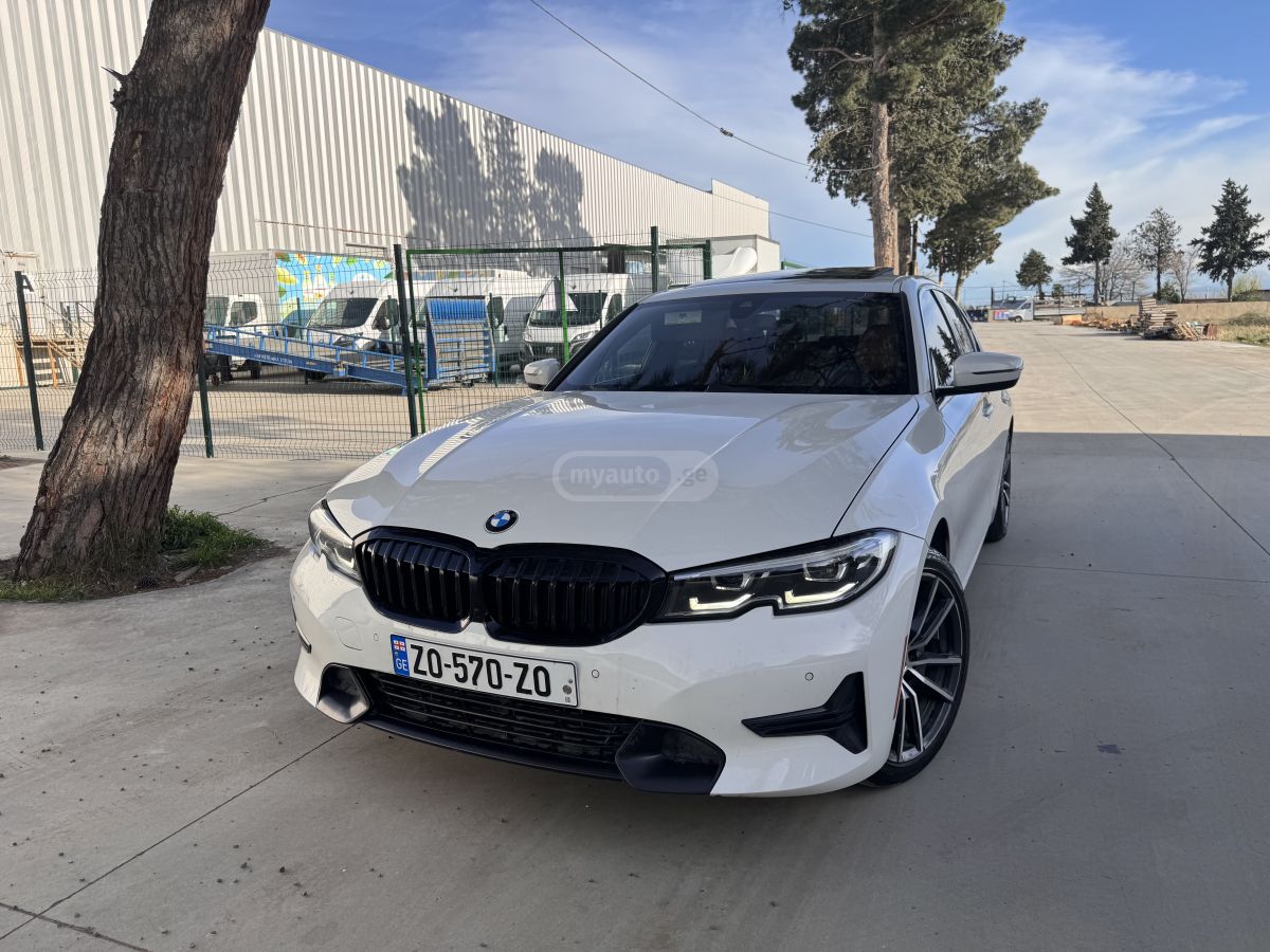 BMW 330 - фото 1