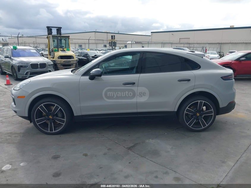 Porsche Cayenne - фото 12