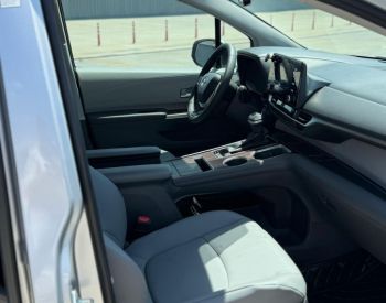 ToyotaSienna2021