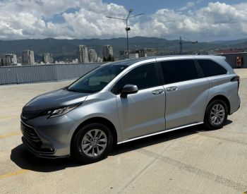 ToyotaSienna2021