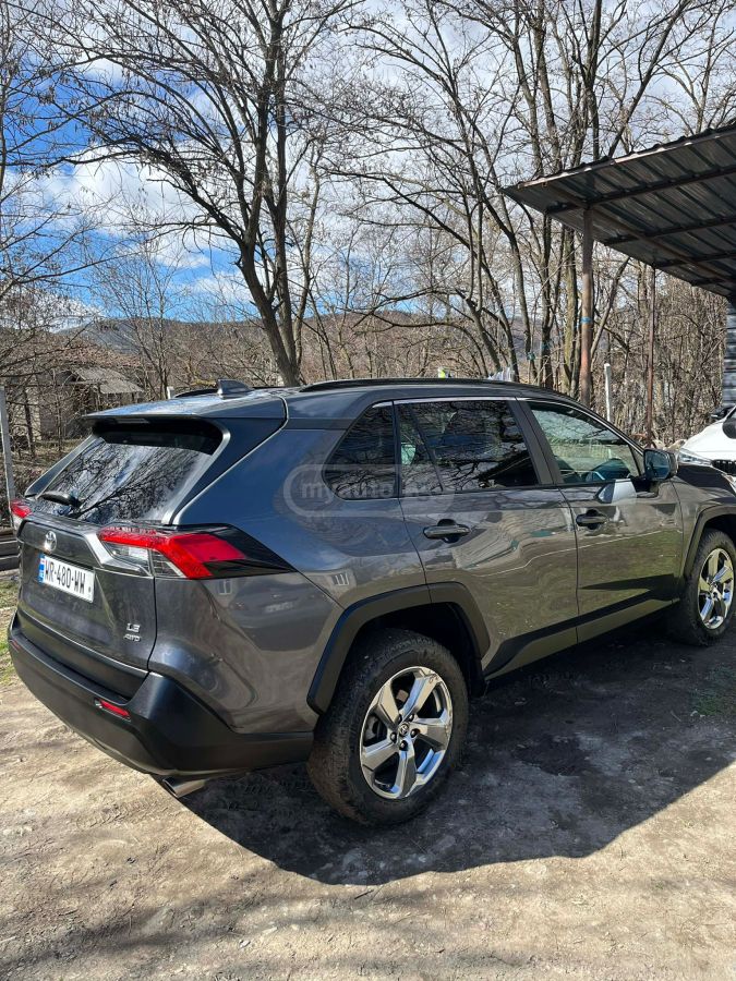 Toyota RAV 4 - фото 2