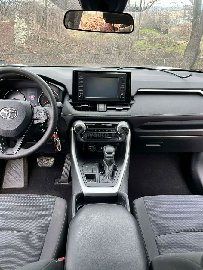 Toyota RAV 4 - фото 3
