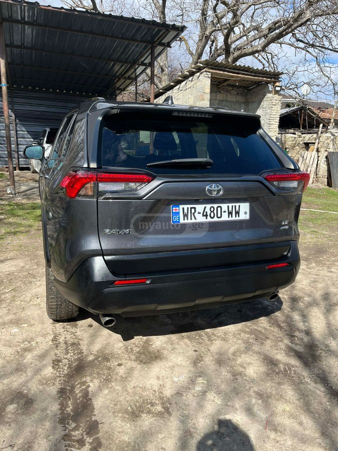 Toyota RAV 4 - фото 5