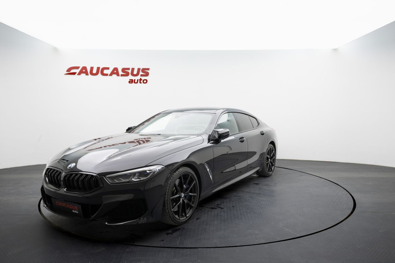 BMW Bmw 840i — миниатюра 1