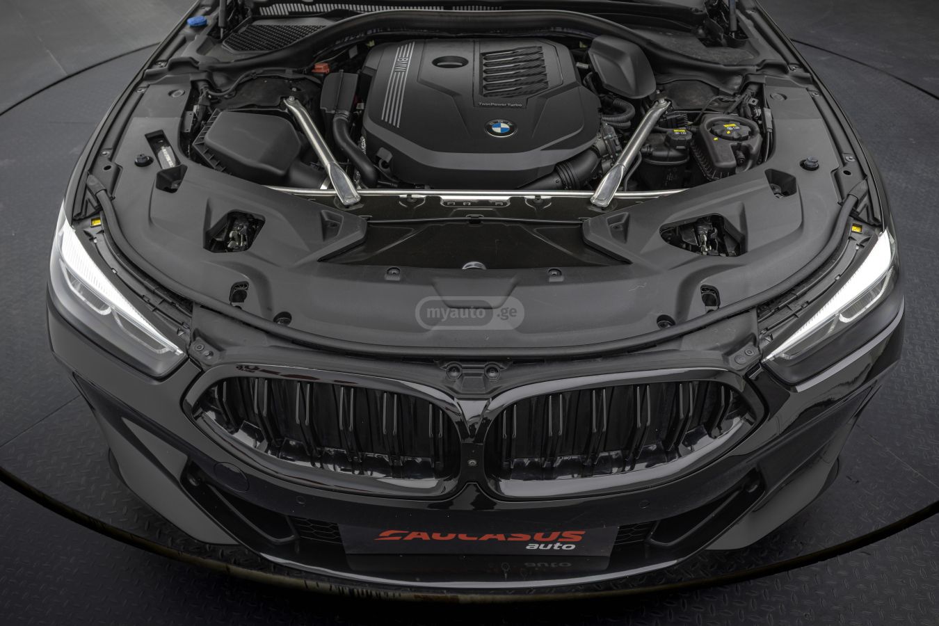 BMW Bmw 840i — миниатюра 9