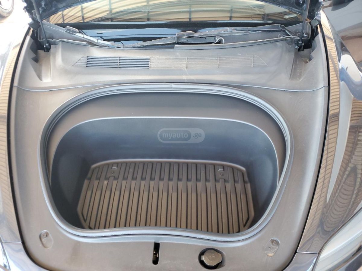 Tesla Model 3 2025 — миниатюра 10