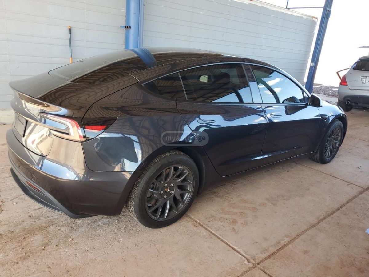 Tesla Model 3 2025 — миниатюра 4