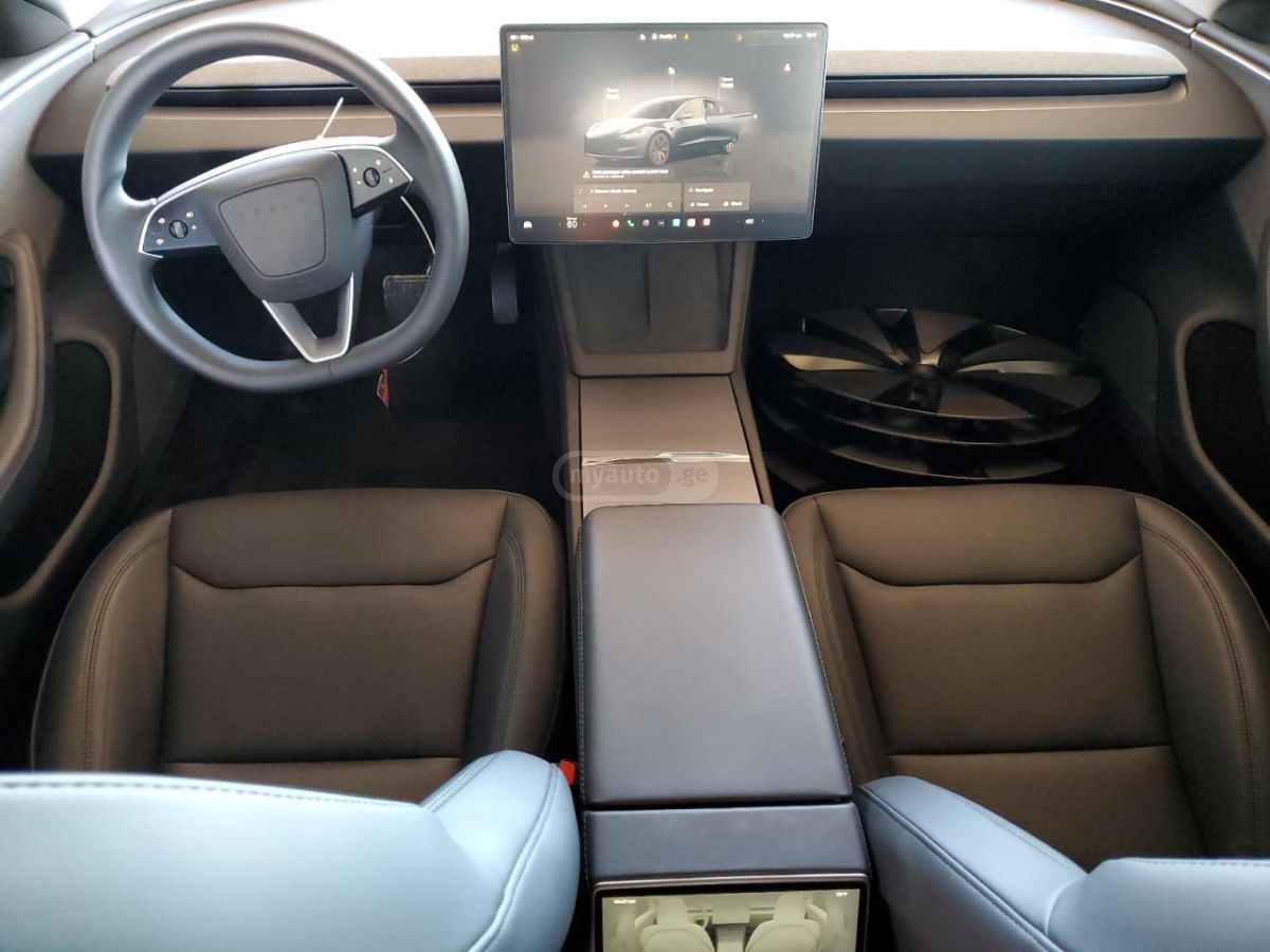 Tesla Model 3 2025 — миниатюра 8