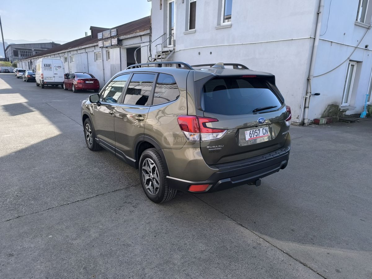 Subaru Premium 4dr All-Wheel Drive CV — миниатюра 4