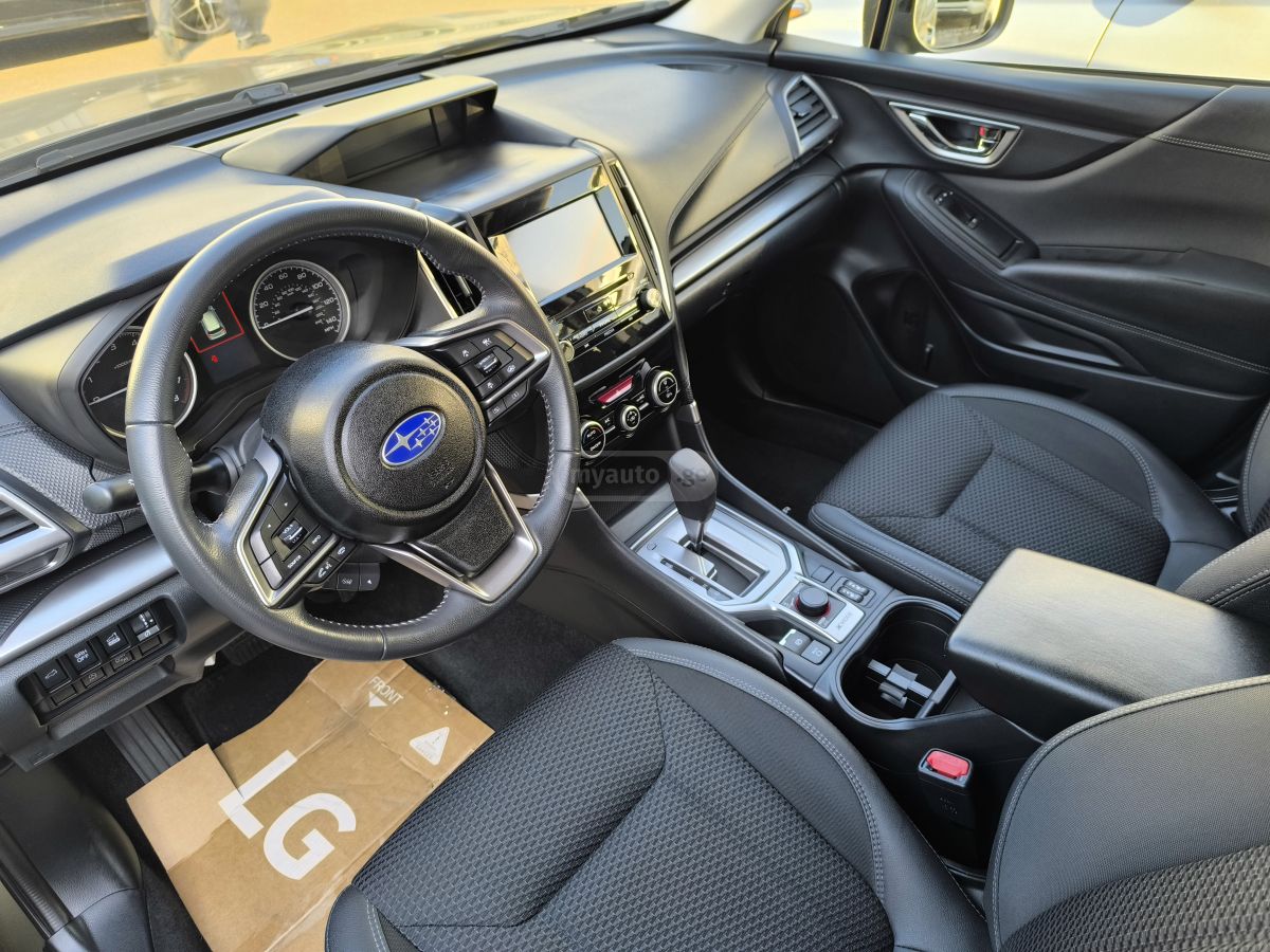 Subaru Premium 4dr All-Wheel Drive CV — миниатюра 5