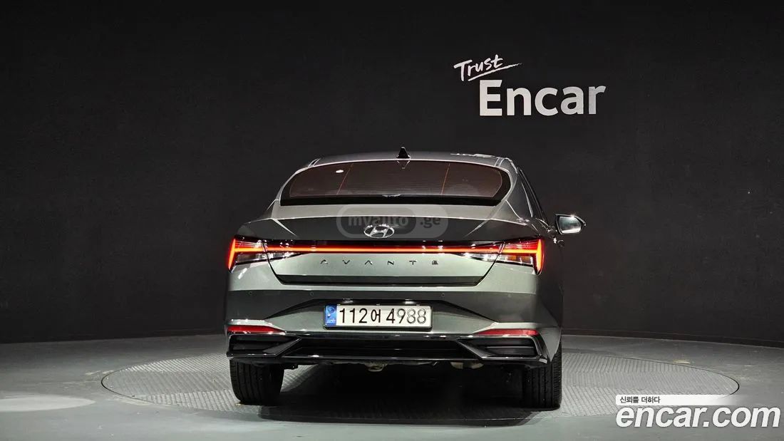 Hyundai Elantra - фото 4