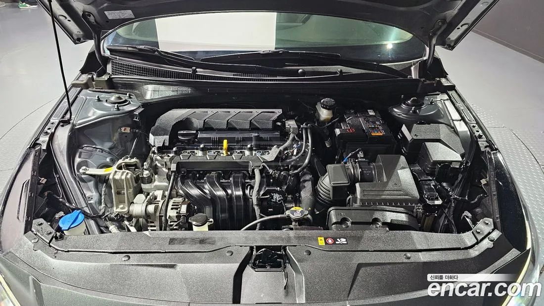 Hyundai Elantra - фото 6