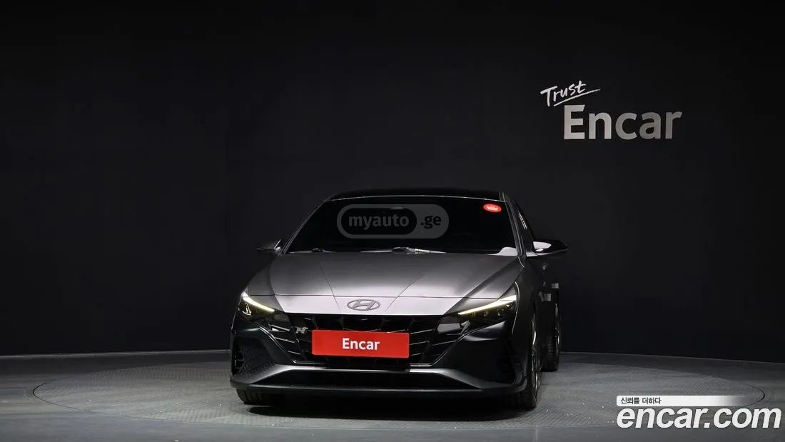 Hyundai Elantra - фото 3