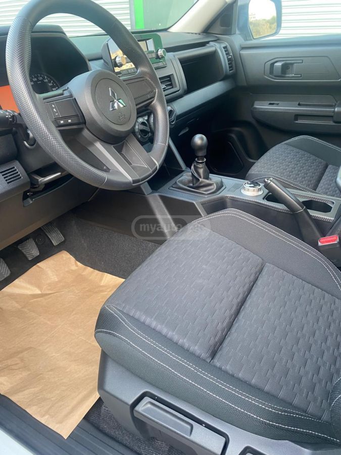 Mitsubishi L 200 - фото 10