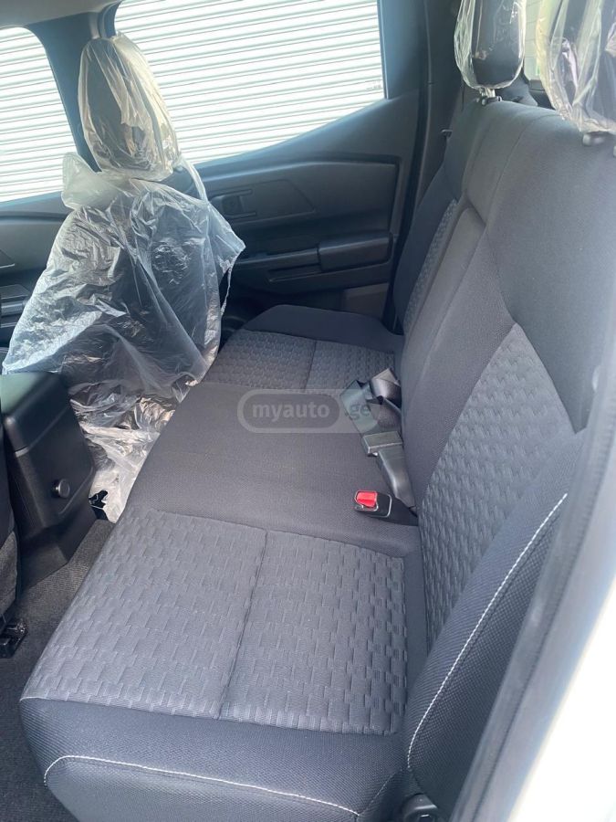 Mitsubishi L 200 - фото 11