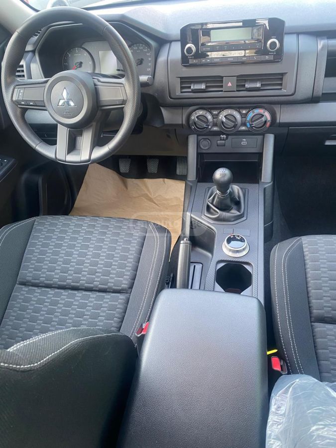 Mitsubishi L 200 - фото 12