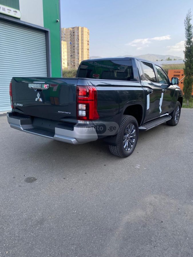 Mitsubishi L 200 - фото 6
