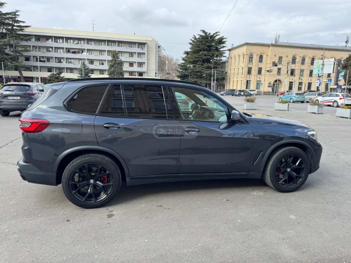 BMW X5 - фото 7