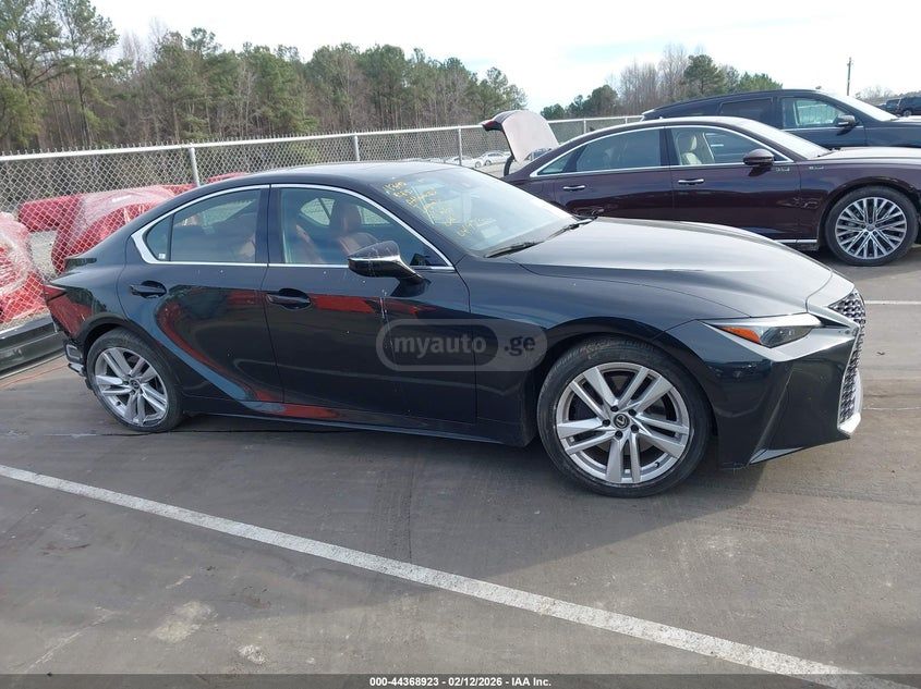 Lexus IS 300 2024 — миниатюра 13