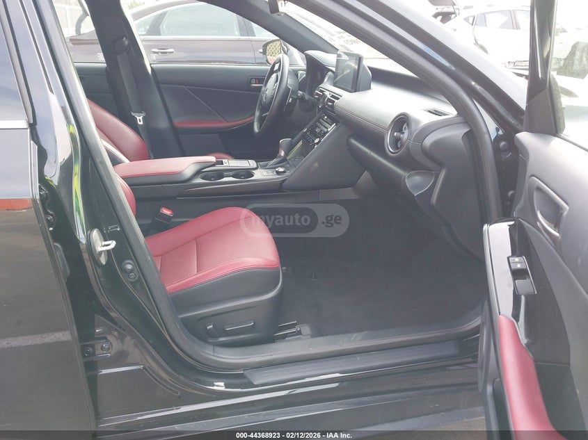 Lexus IS 300 2024 — миниатюра 5