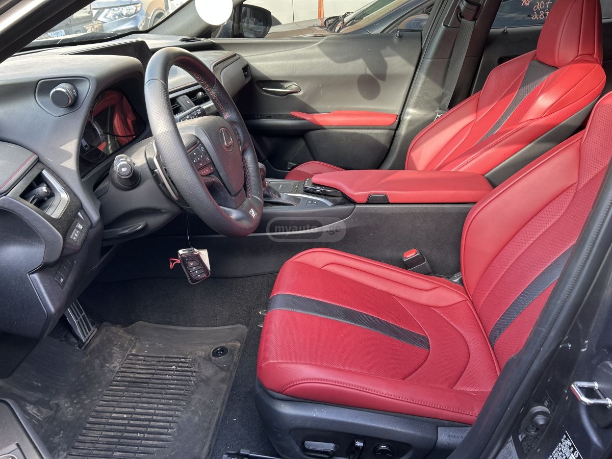 Lexus F SPORT 4dr All-Wheel Drive CV — миниатюра 6