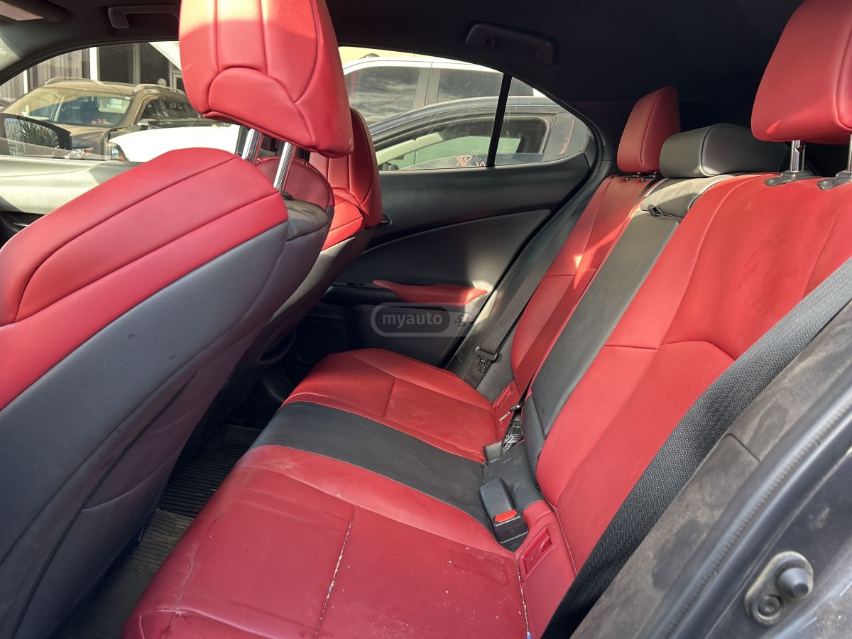 Lexus F SPORT 4dr All-Wheel Drive CV — миниатюра 7