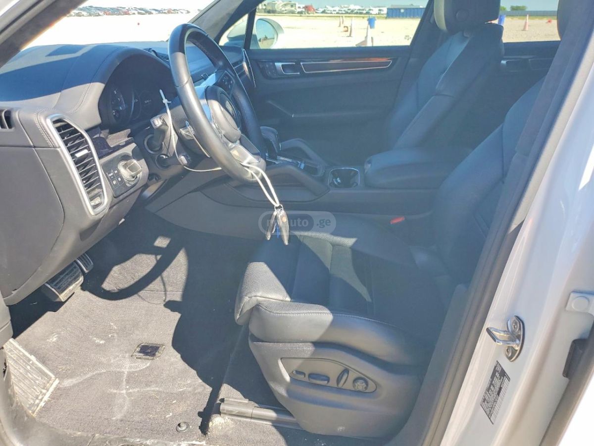 Porsche Cayenne S 2025 — миниатюра 7