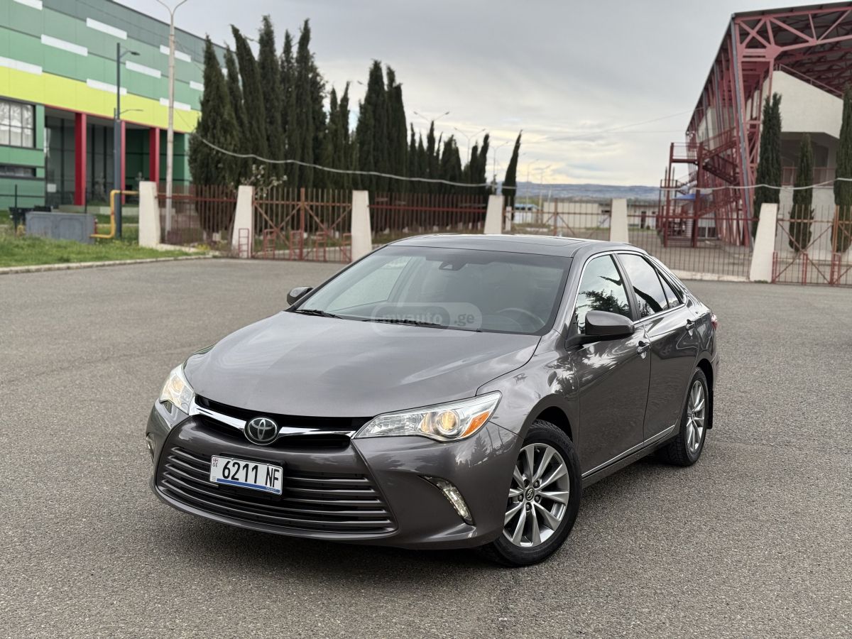 Toyota Camry - фото 4