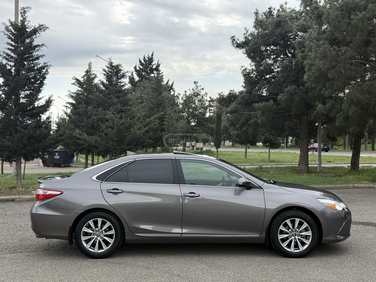 Toyota Camry - фото 5