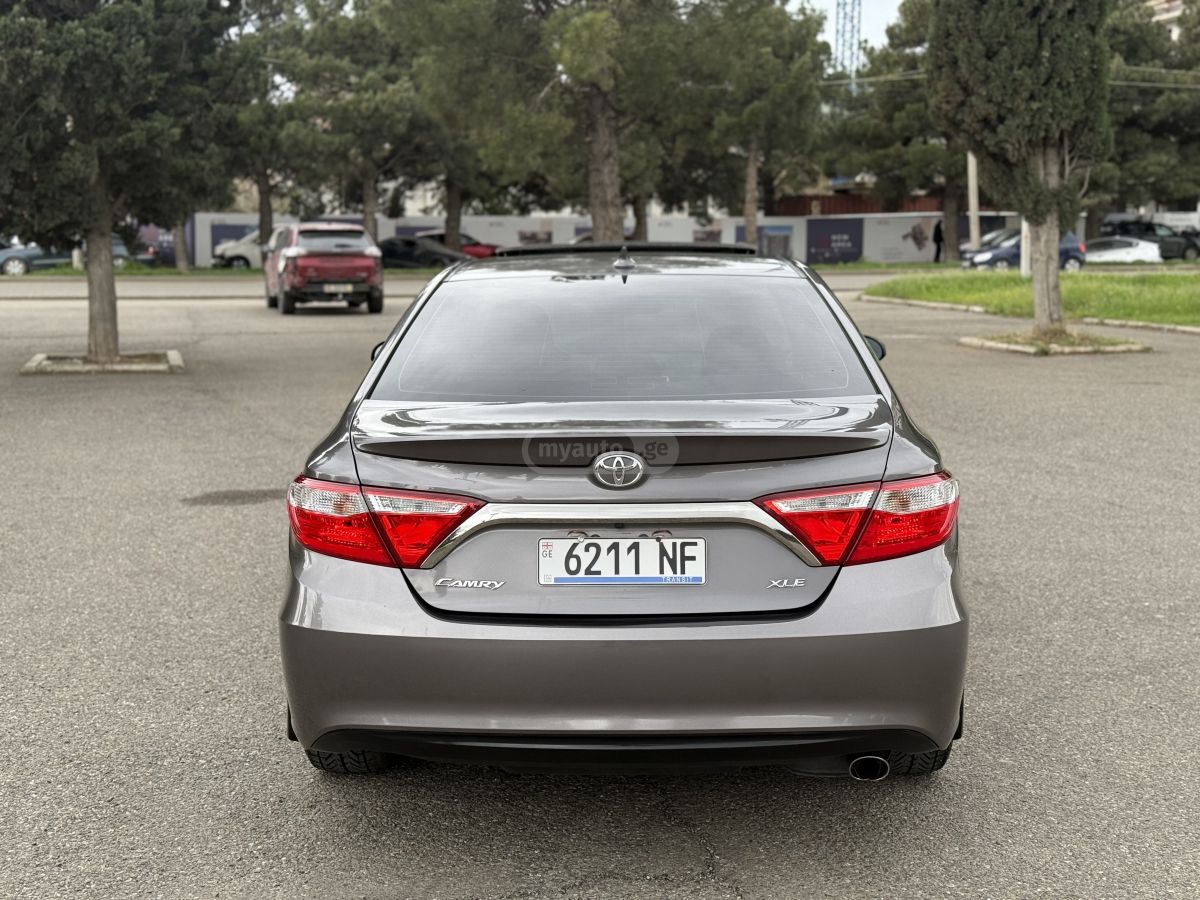 Toyota Camry - фото 6