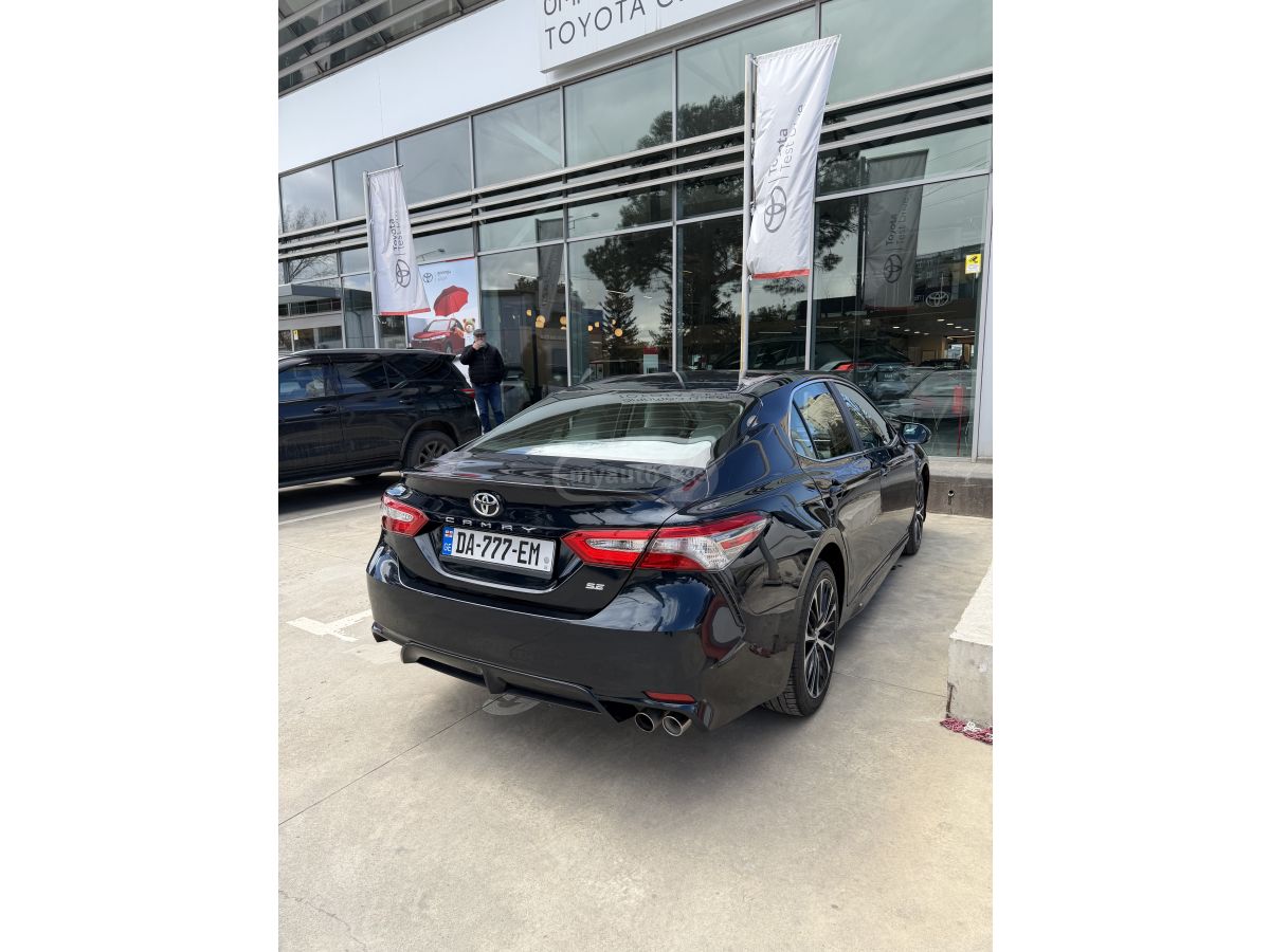 Toyota Camry - фото 5