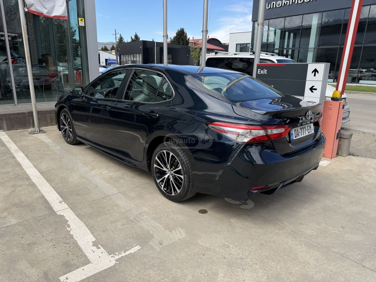 Toyota Camry - фото 7