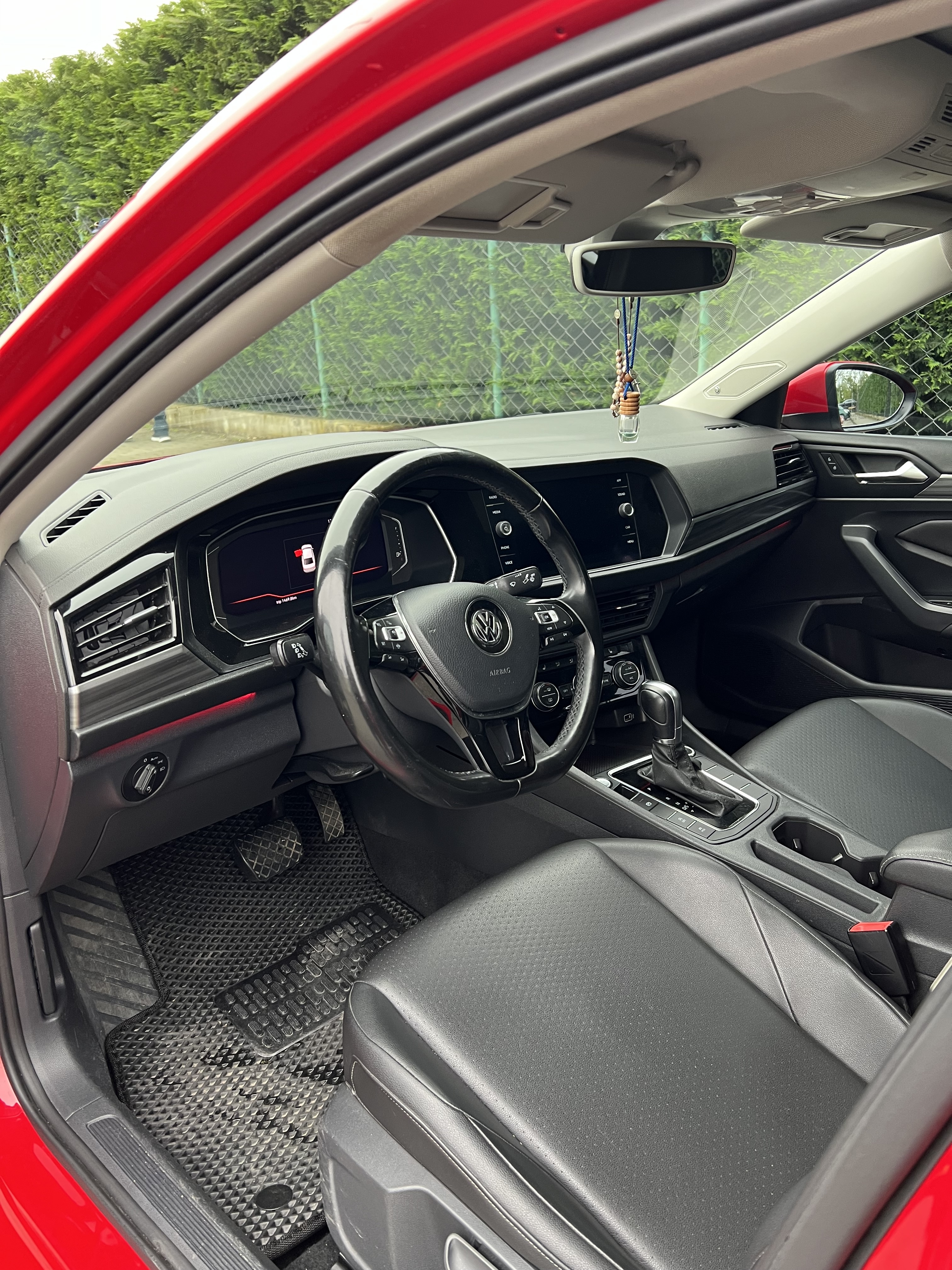 Volkswagen Jetta - фото 6