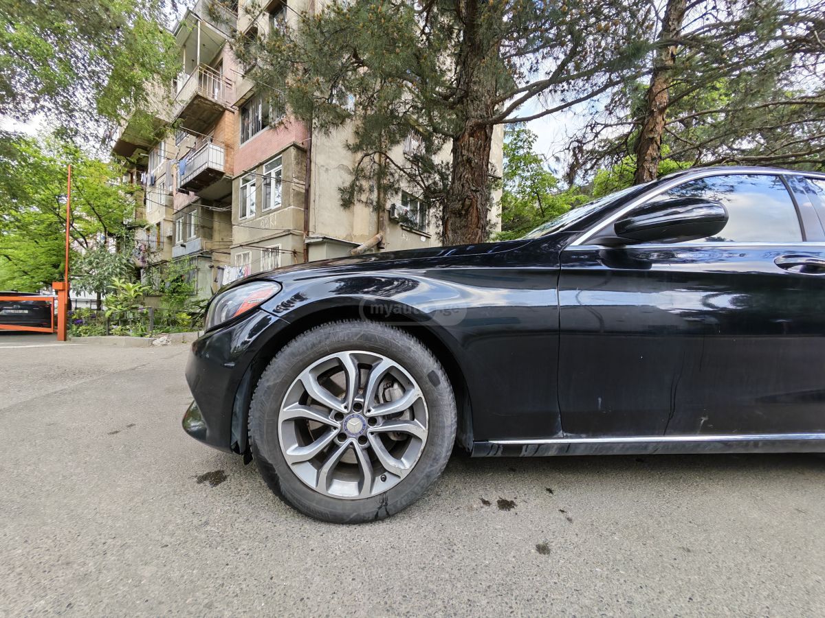 Mercedes-Benz C 300 - фото 3