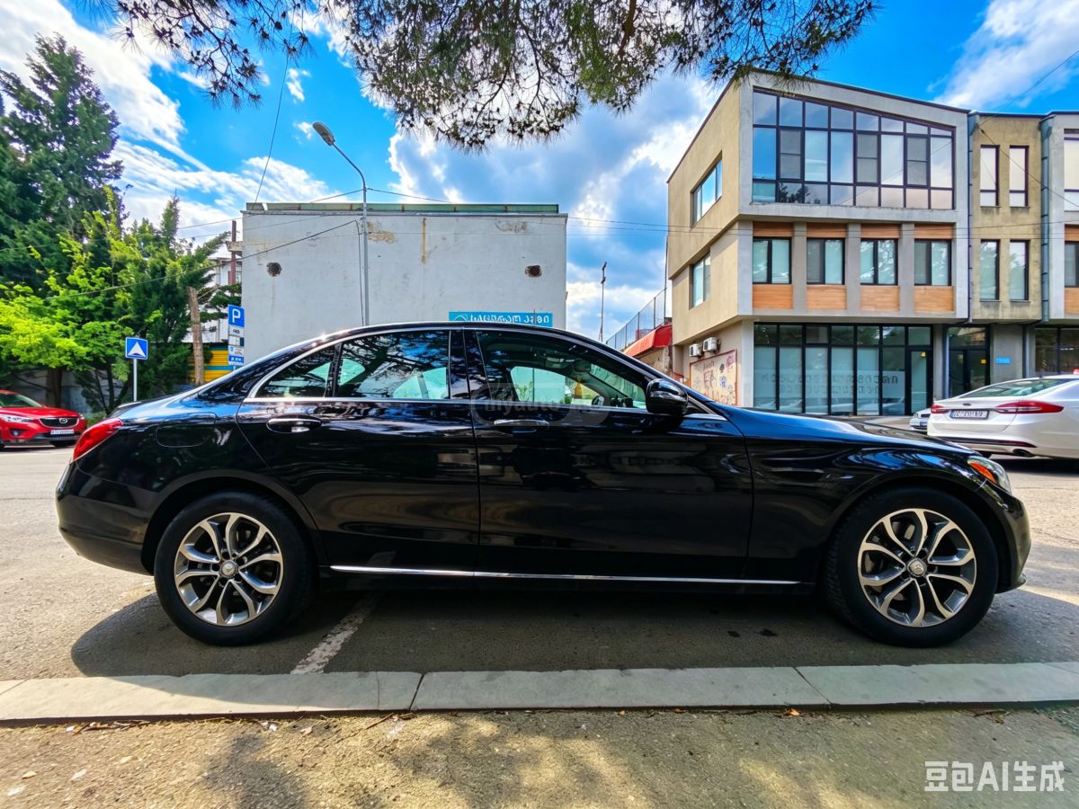 Mercedes-Benz C 300 - фото 7