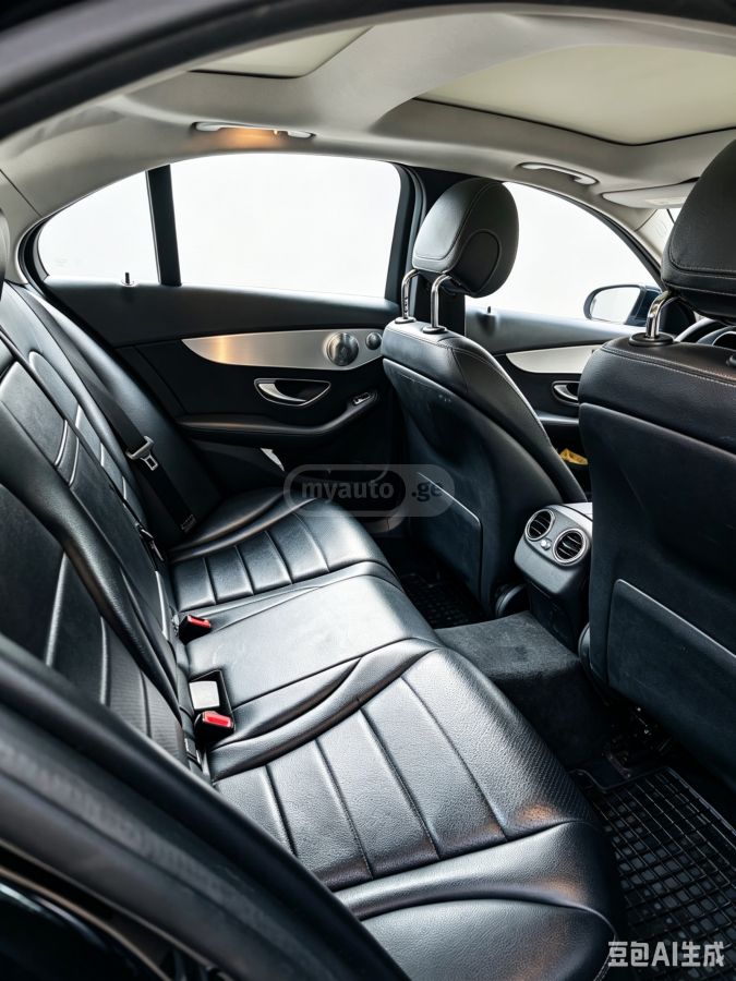 Mercedes-Benz C 300 - фото 9