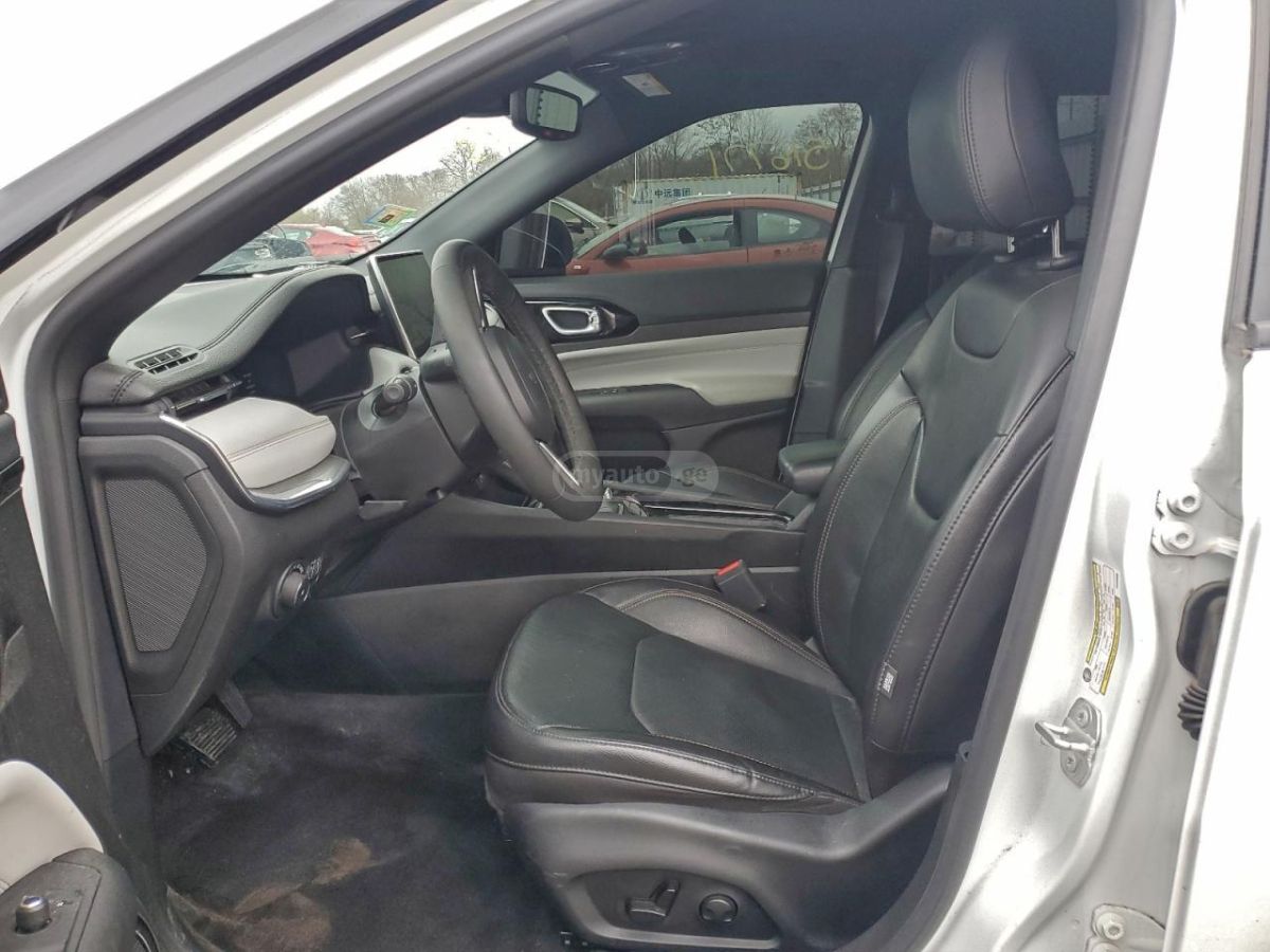 Jeep Limited 4dr 4x4 Automatic — миниатюра 7