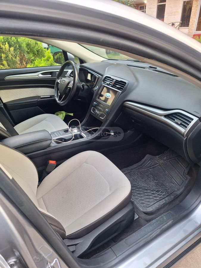 Ford Fusion - фото 4