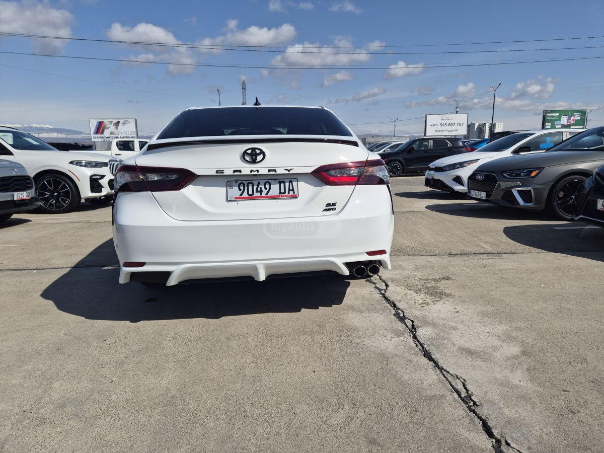 Toyota Camry - фото 6