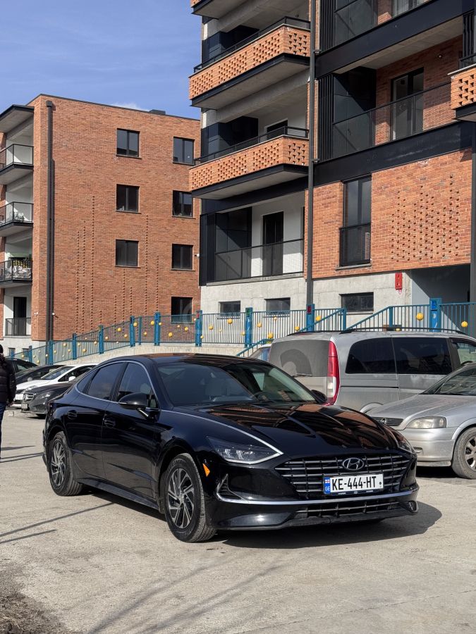 Hyundai Sonata - фото 1