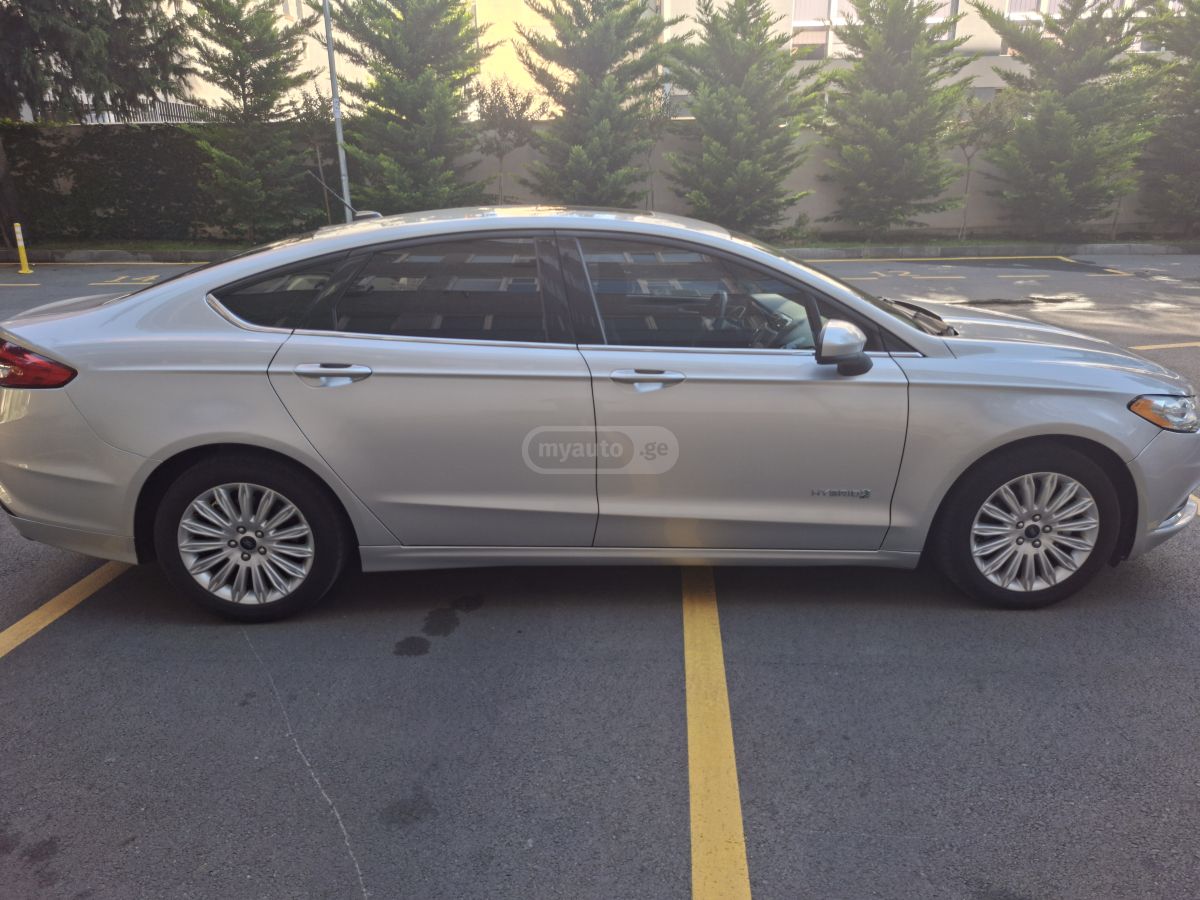 Ford Fusion - фото 2