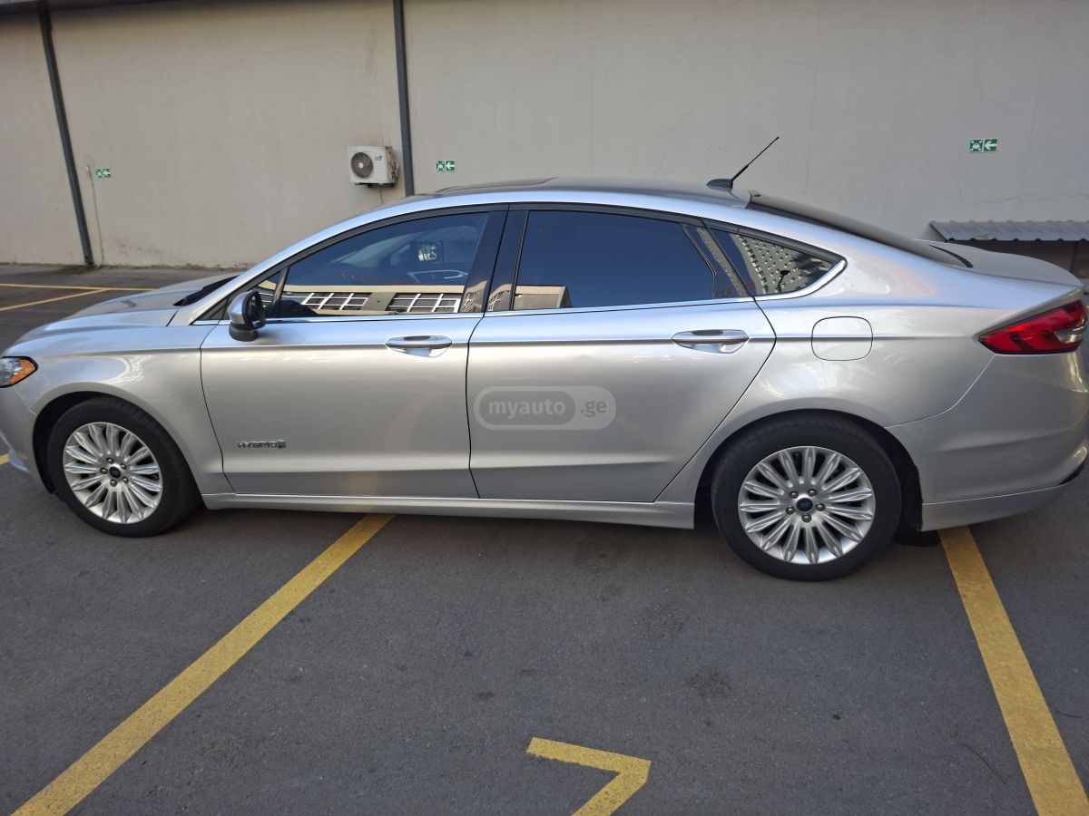 Ford Fusion - фото 3