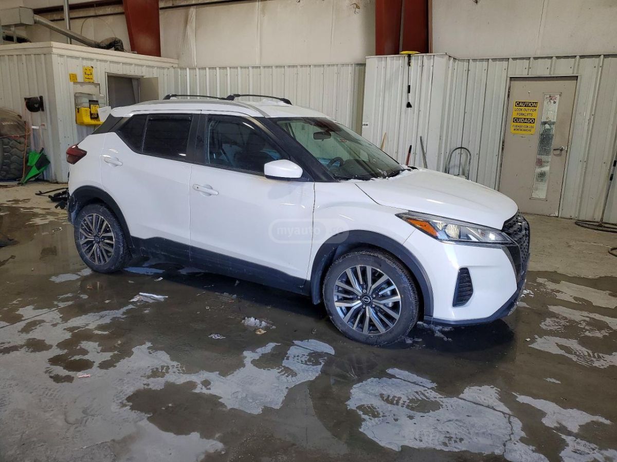 Nissan SV 4dr Front-Wheel Drive CVT — миниатюра 4