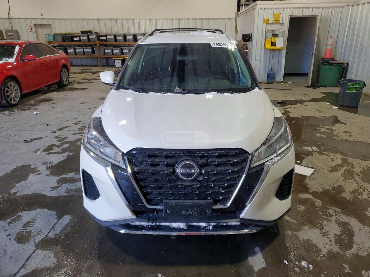 Nissan SV 4dr Front-Wheel Drive CVT — миниатюра 5