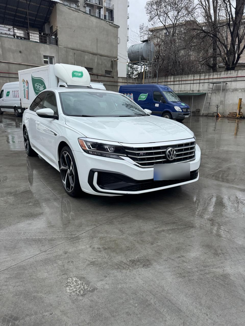 Volkswagen Passat - фото 2