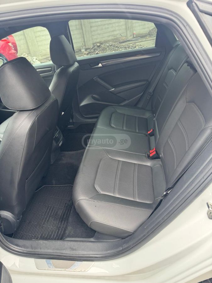 Volkswagen Passat - фото 7