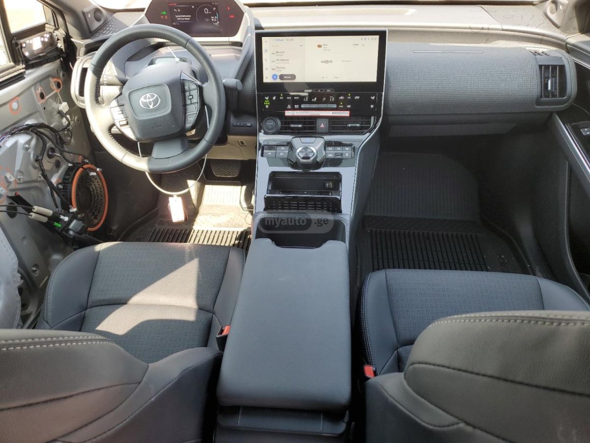 Toyota bZ4X 2024 — миниатюра 8