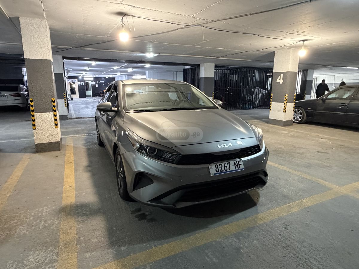 Kia Forte - фото 1